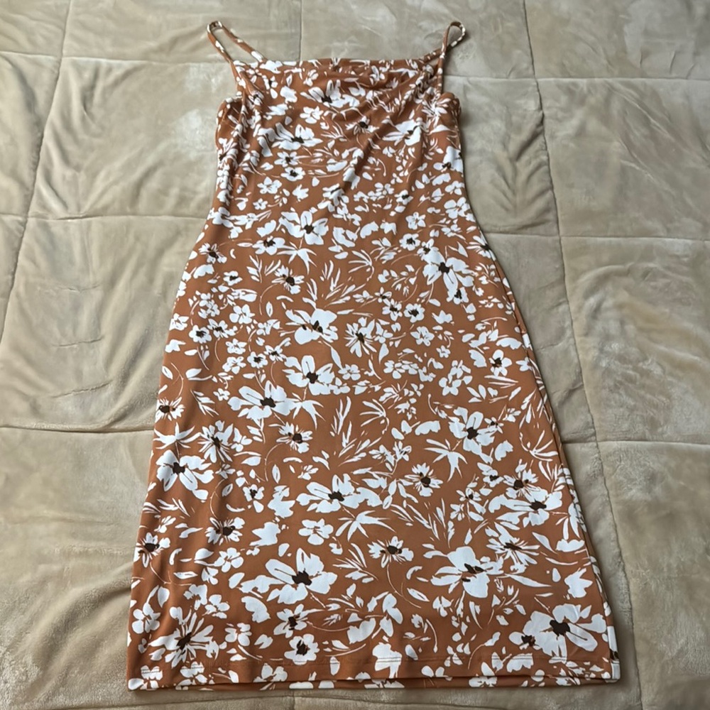 Floral Tan and White Women's Midi Dress - Small